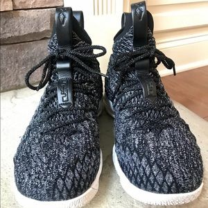 MEAN Nike Lebron 15 XV SIZE 9.5 ‘Burn to Ashes’